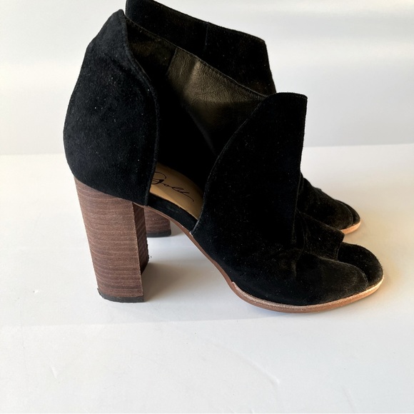 42 Gold Black Suede Heeled Peep Toe Ankle Booties Size 6 - Picture 9 of 14